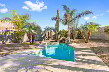 3919 Buckskin Trl, Phoenix, AZ 85083