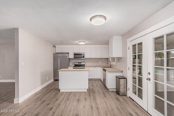 3919 Nisbet Rd, Phoenix, AZ 85032