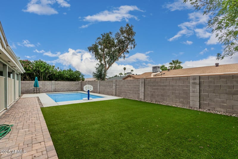 3919 Nisbet Rd, Phoenix, AZ 85032