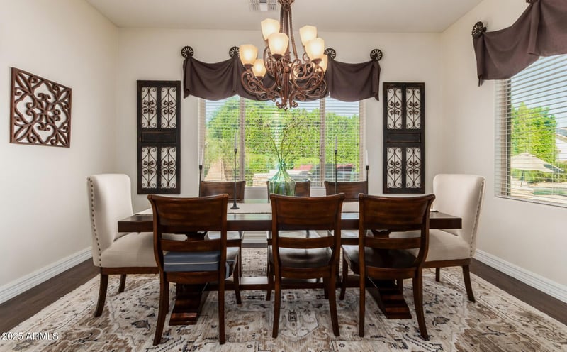 3920 Ellis St, Mesa, AZ 85205