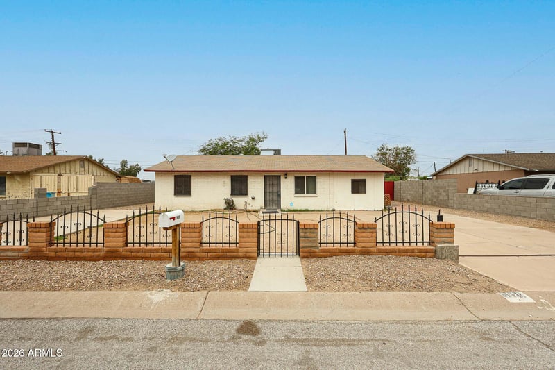 3920 W Lynne Ln, Phoenix, AZ 85041