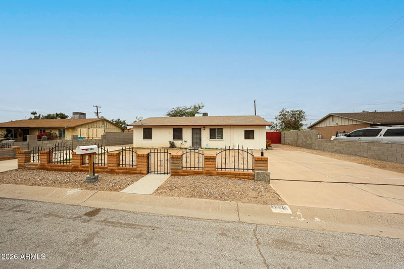 3920 W Lynne Ln, Phoenix, AZ 85041