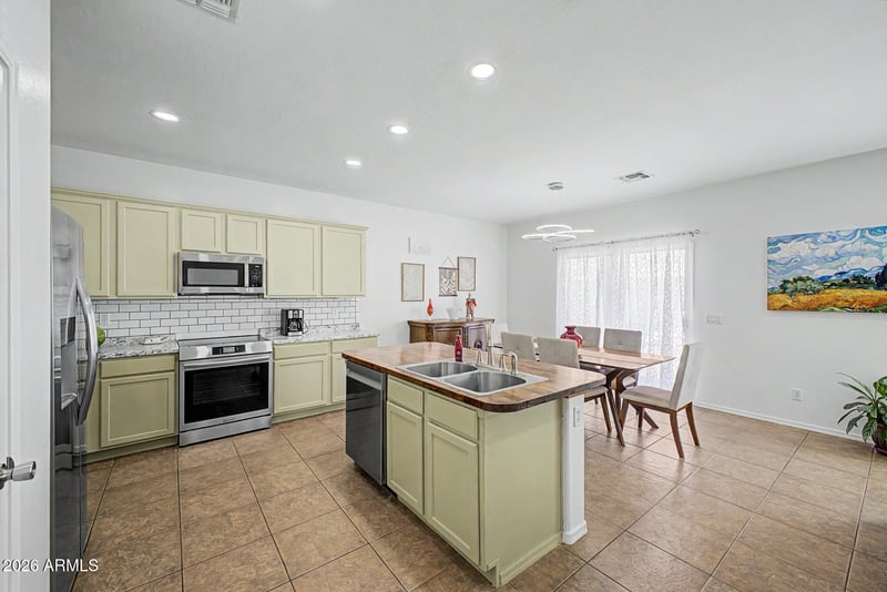 39219 N Zampino St, San Tan Valley, AZ 85140
