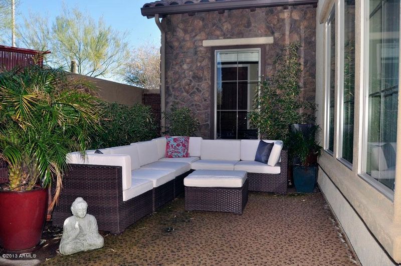 3922 E Cat Balue Dr, Phoenix, AZ 85050