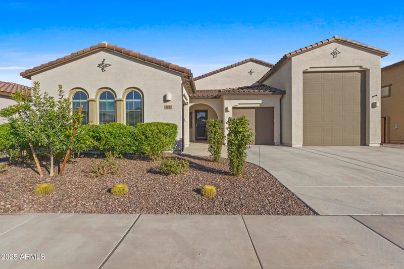 3922 Kenley Ln, San Tan Valley, AZ 85143