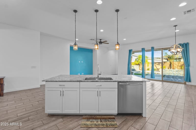 3922 Kenley Ln, San Tan Valley, AZ 85143