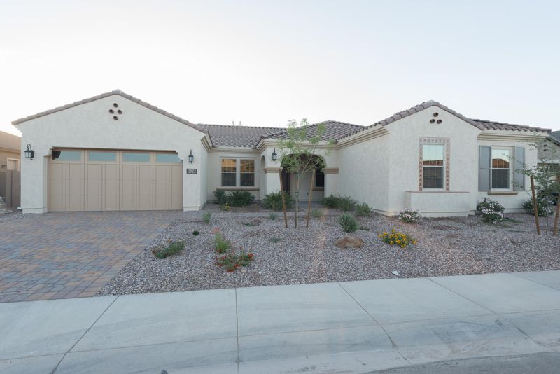 3922 S White Dr, Chandler, AZ 85286