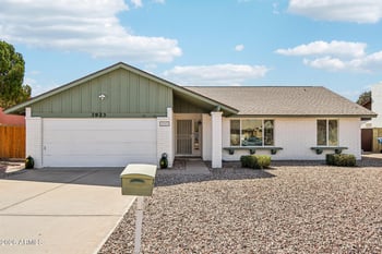 3923 Aster Dr, Phoenix, AZ 85029