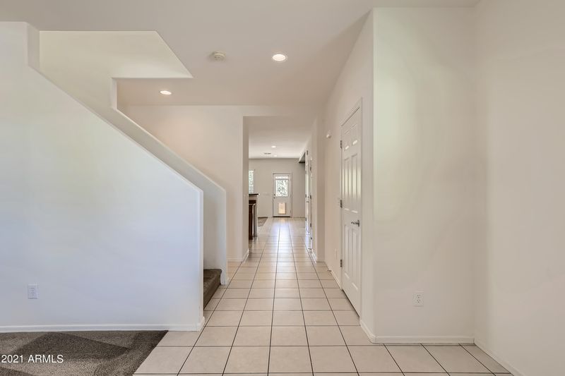 3923 E Branham Ln, Phoenix, AZ 85042