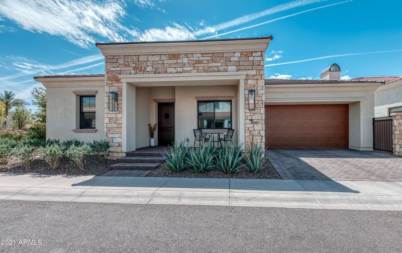 3923 E Mitchell Dr, Phoenix, AZ 85018