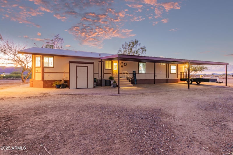 39234 Buckeye Rd, Tonopah, AZ 85354
