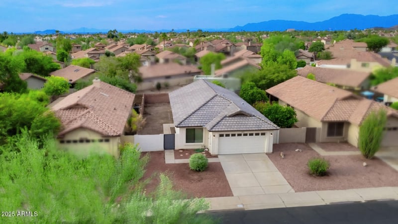 3925 Graythorn St, Phoenix, AZ 85044