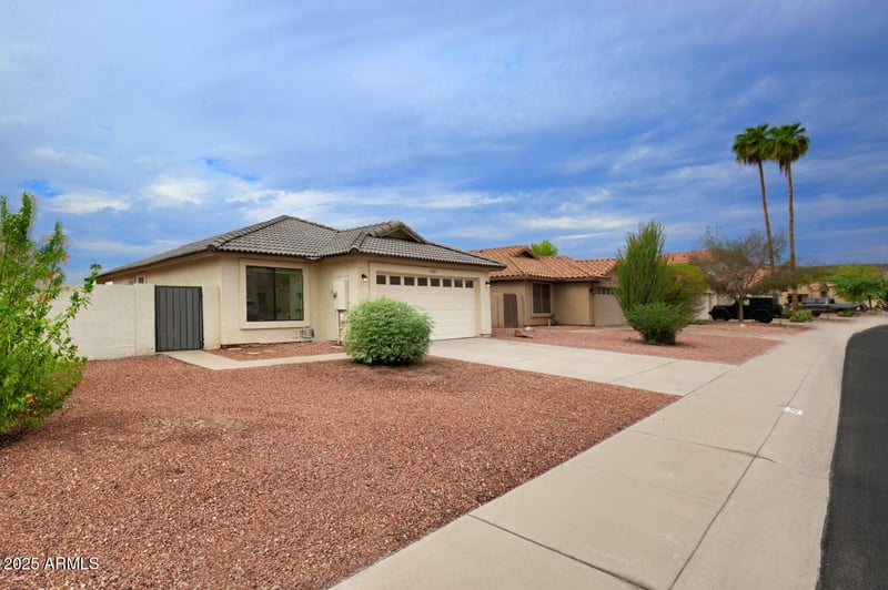 3925 Graythorn St, Phoenix, AZ 85044