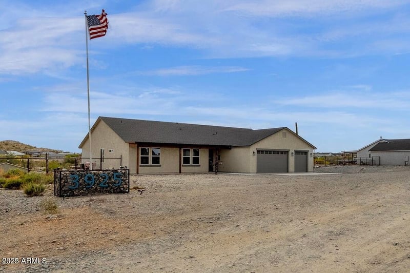 3925 Moon Dust Trl, San Tan Valley, AZ 85144