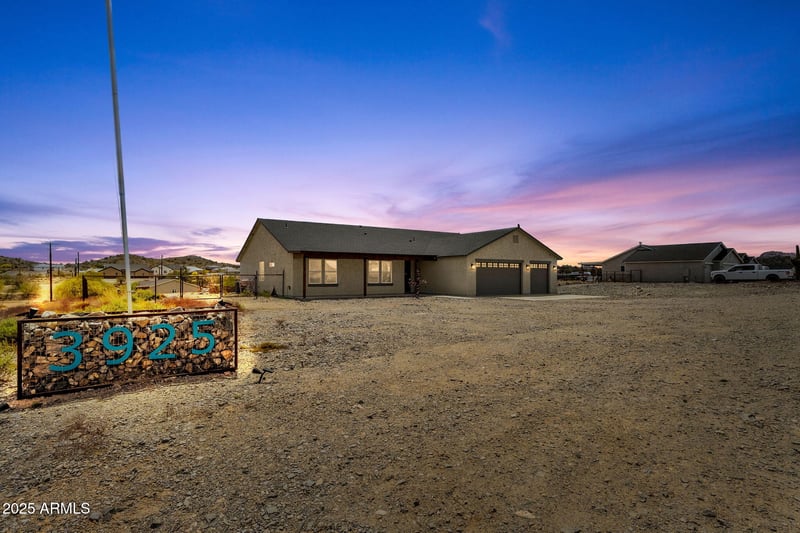 3925 Moon Dust Trl, San Tan Valley, AZ 85144