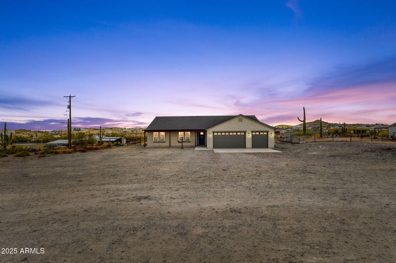 3925 Moon Dust Trl, San Tan Valley, AZ 85144