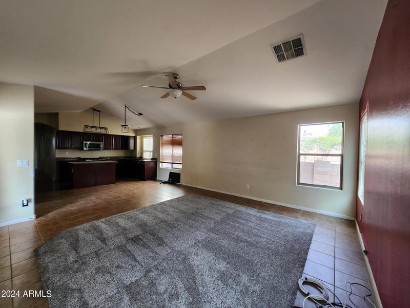 3925 W Kings Ave, Phoenix, AZ 85053