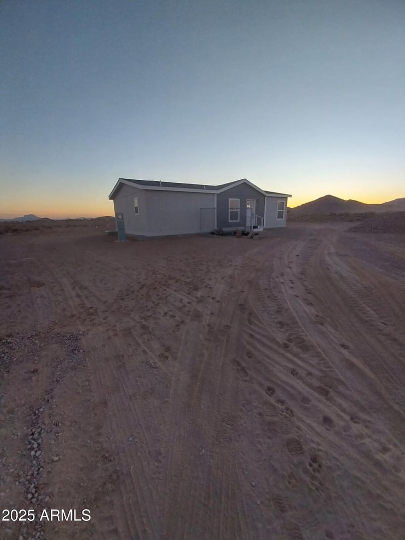 39255 Mohave St, Tonopah, AZ 85354