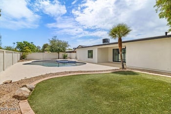 3926 Laurel Ln, Phoenix, AZ 85028