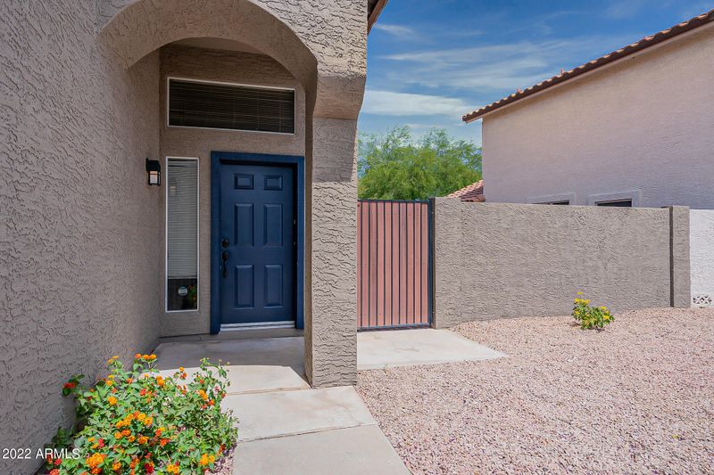 3926 E South Fork Dr, Phoenix, AZ 85044