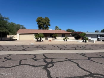 3926 Laurel Ln, Phoenix, AZ 85028