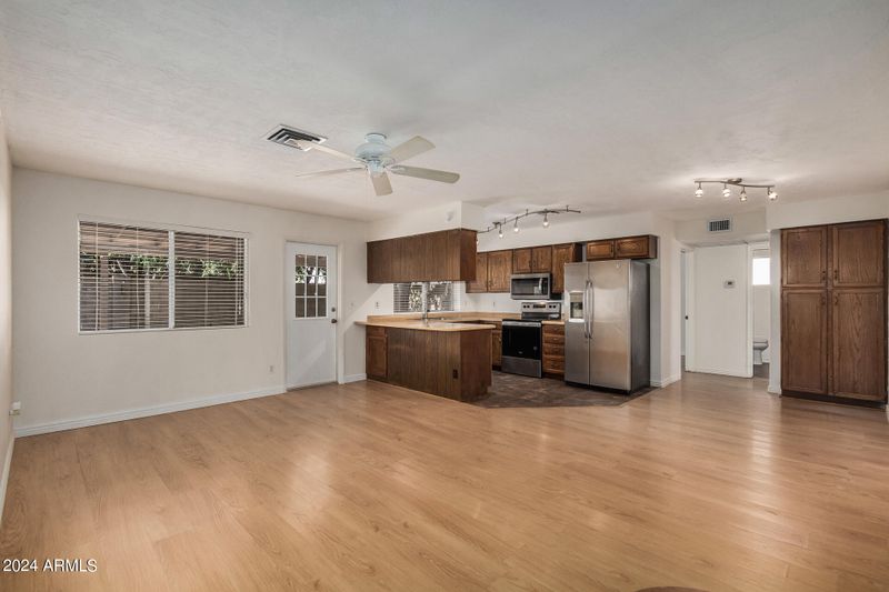 3927 W Windrose Dr, Phoenix, AZ 85029