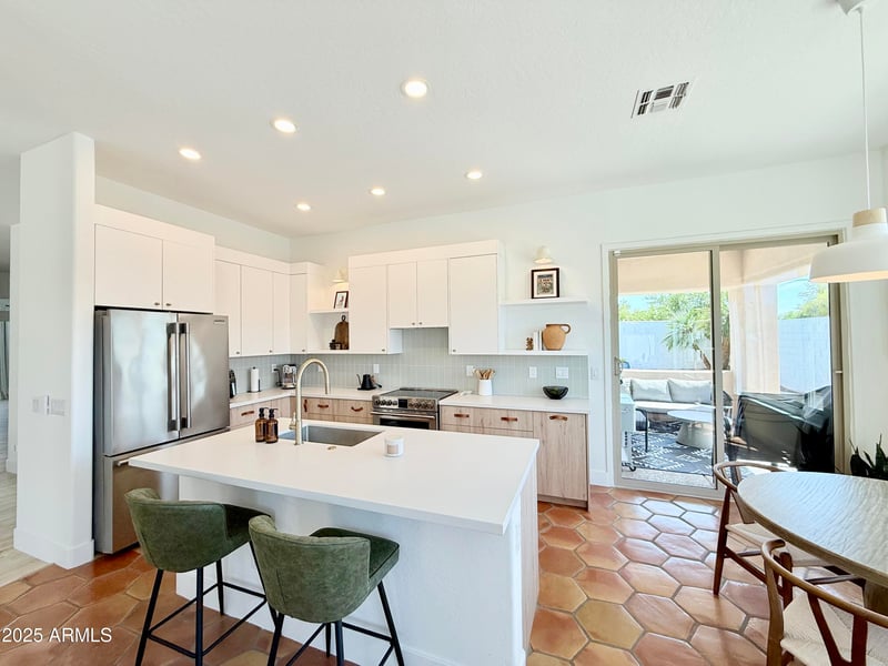 3929 Carter Dr, Phoenix, AZ 85042