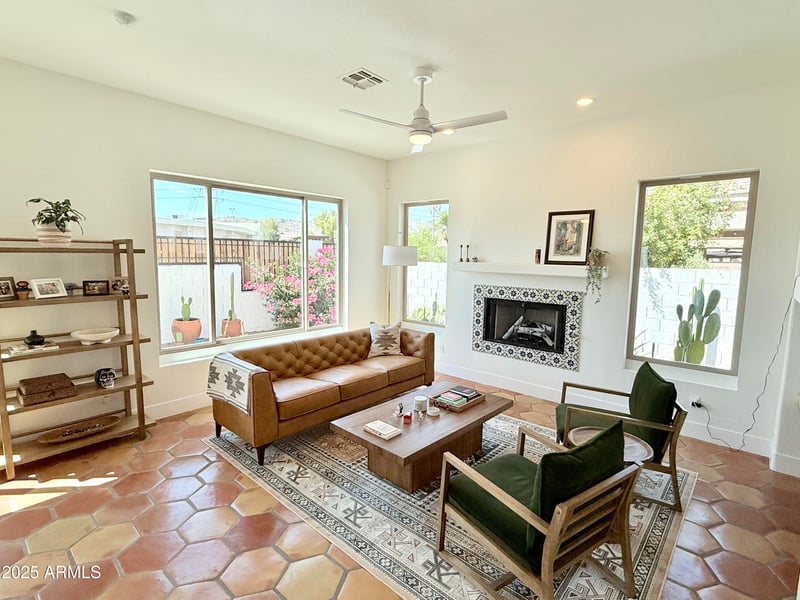 3929 Carter Dr, Phoenix, AZ 85042