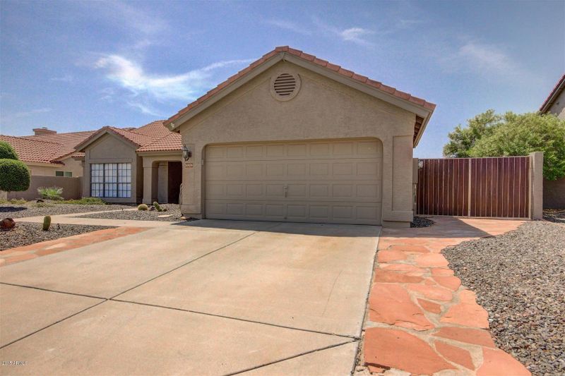 3929 E Desert Flower Ln, Phoenix, AZ 85044
