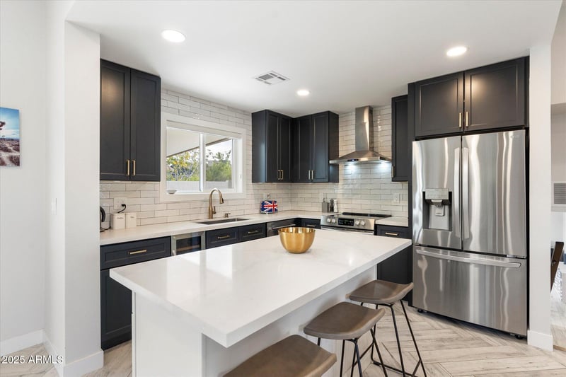 3929 Mercer Ln, Phoenix, AZ 85028
