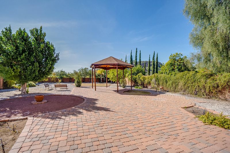 3929 W Escuda Dr, Glendale, AZ 85308