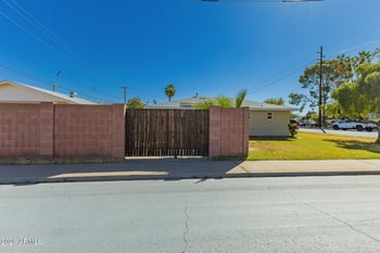3930 Oak St, Phoenix, AZ 85008