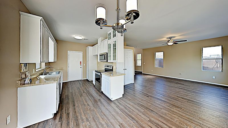 3930 W Arlington Cir, Phoenix, AZ 85041