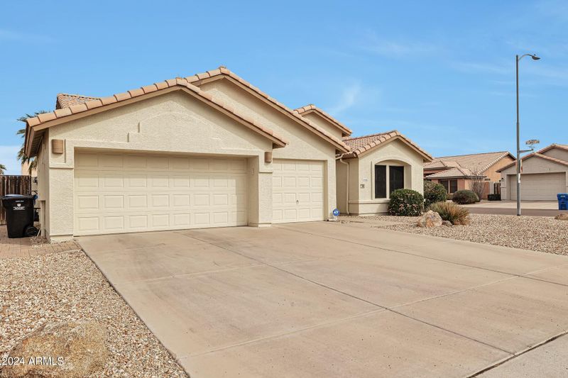 3930 W Mohawk Ln, Glendale, AZ 85308