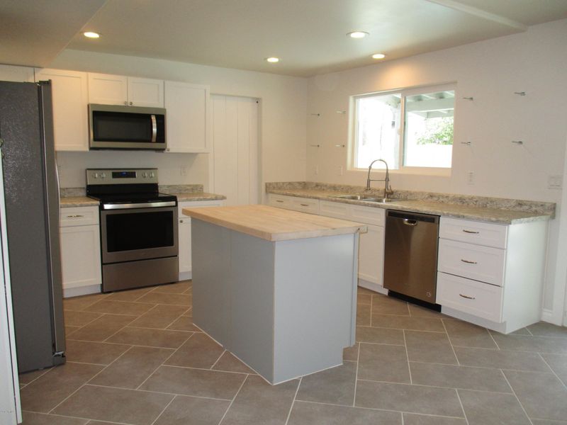 3931 W Evans Dr, Phoenix, AZ 85053