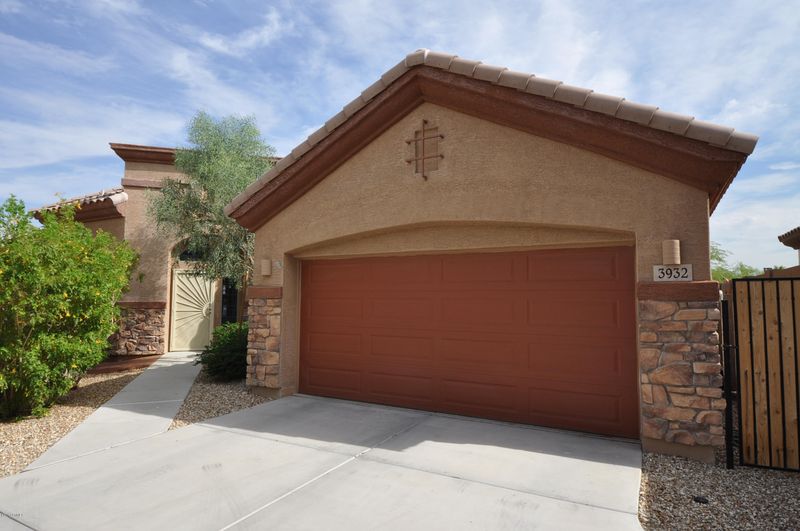 3932 E Branham Ln, Phoenix, AZ 85042
