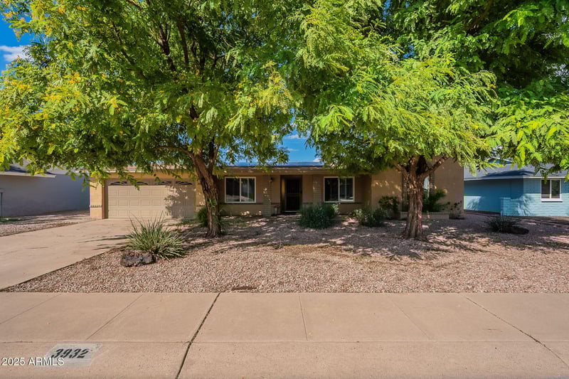 3932 Shaw Butte Dr, Phoenix, AZ 85028