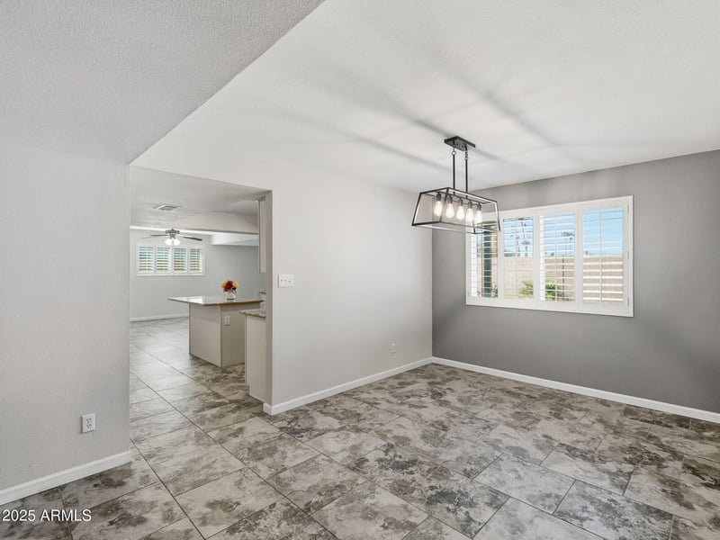 3932 Shaw Butte Dr, Phoenix, AZ 85028