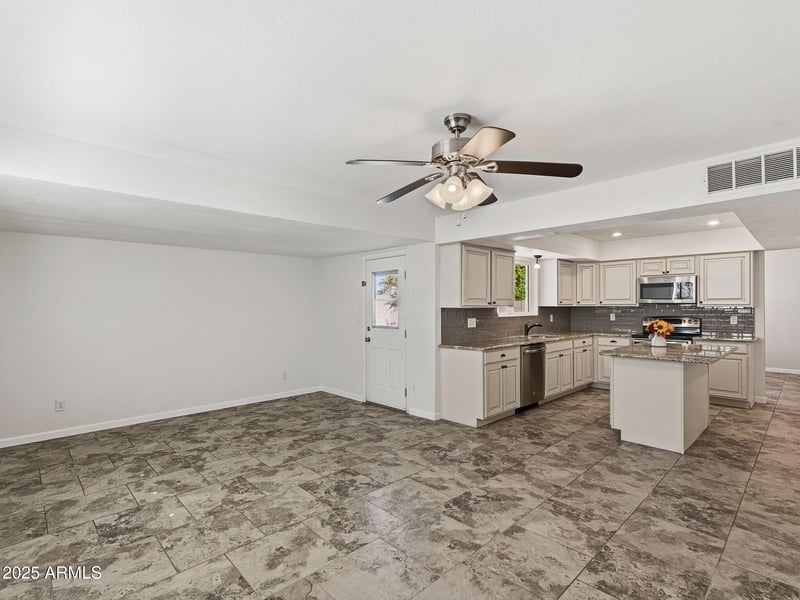 3932 Shaw Butte Dr, Phoenix, AZ 85028