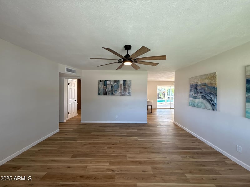 3933 Myrtle Ave, Phoenix, AZ 85051