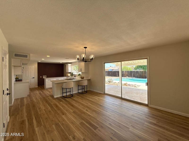 3933 Myrtle Ave, Phoenix, AZ 85051