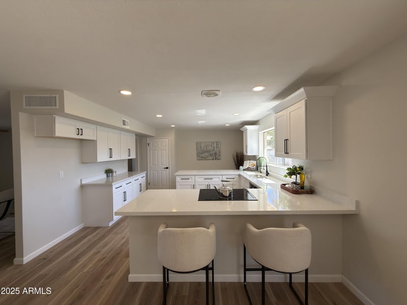 3933 Myrtle Ave, Phoenix, AZ 85051