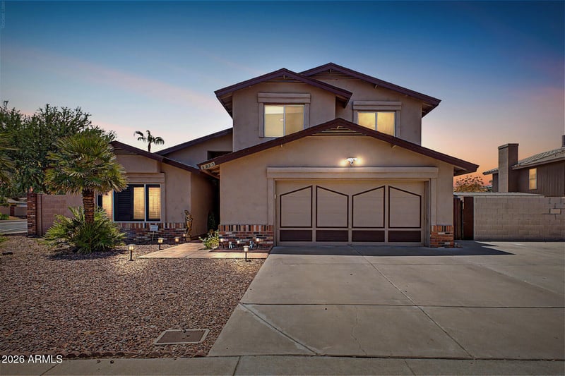 3933 W Saguaro Park Ln, Glendale, AZ 85310