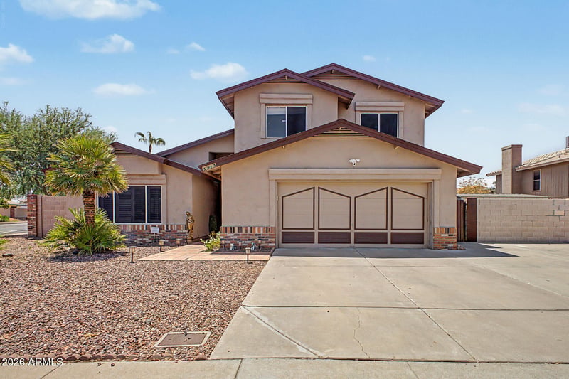 3933 W Saguaro Park Ln, Glendale, AZ 85310