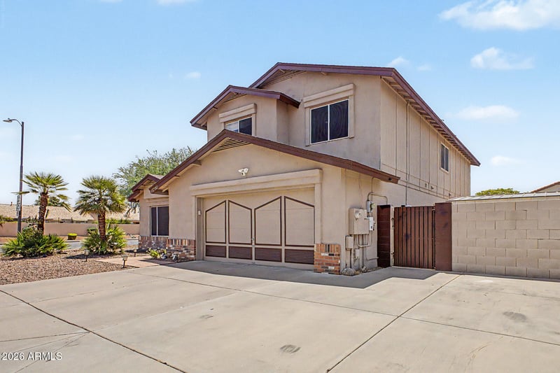 3933 W Saguaro Park Ln, Glendale, AZ 85310