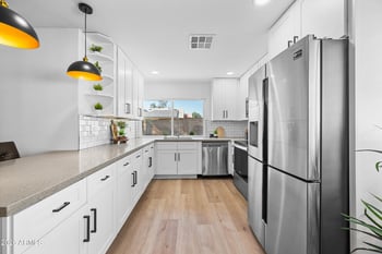 3934 Glenaire Dr, Phoenix, AZ 85053