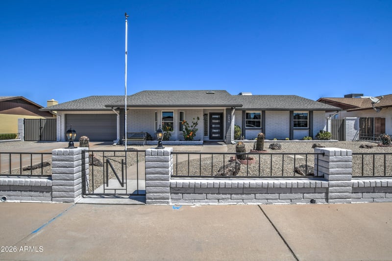 3934 Meadow Dr, Glendale, AZ 85308