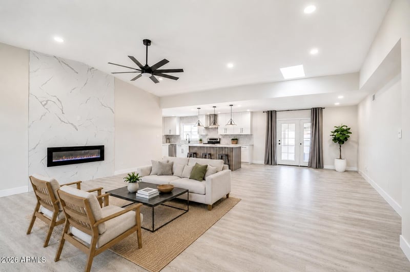 3934 Meadow Dr, Glendale, AZ 85308