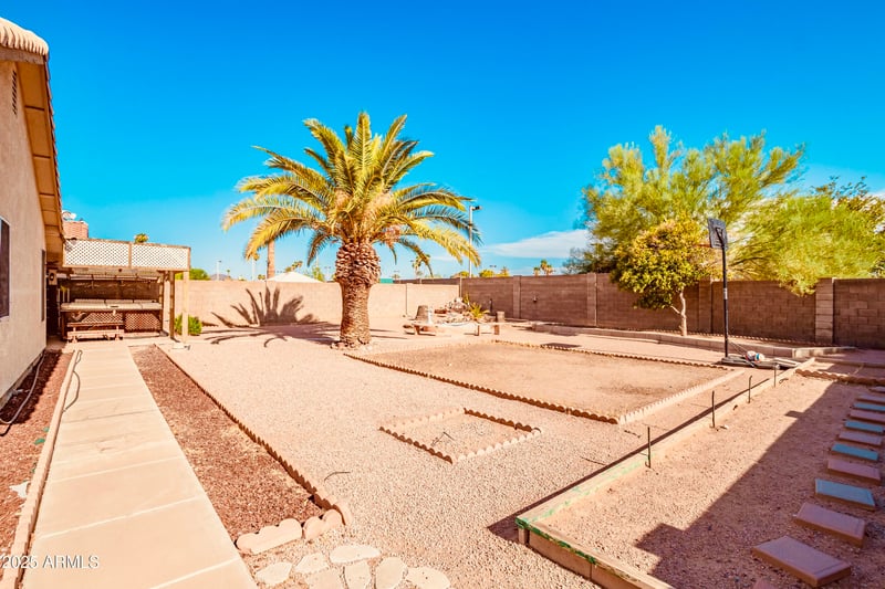 3935 Charter Oak Rd, Phoenix, AZ 85029