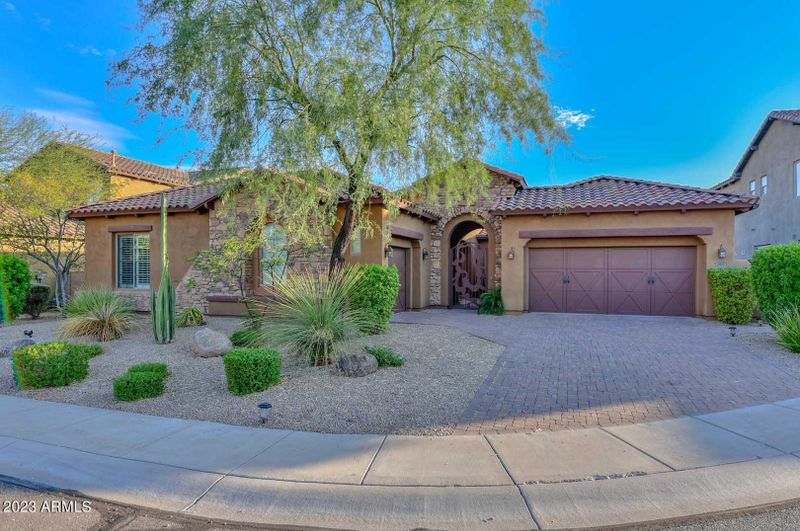 3935 E Nocona Ln, Phoenix, AZ 85050